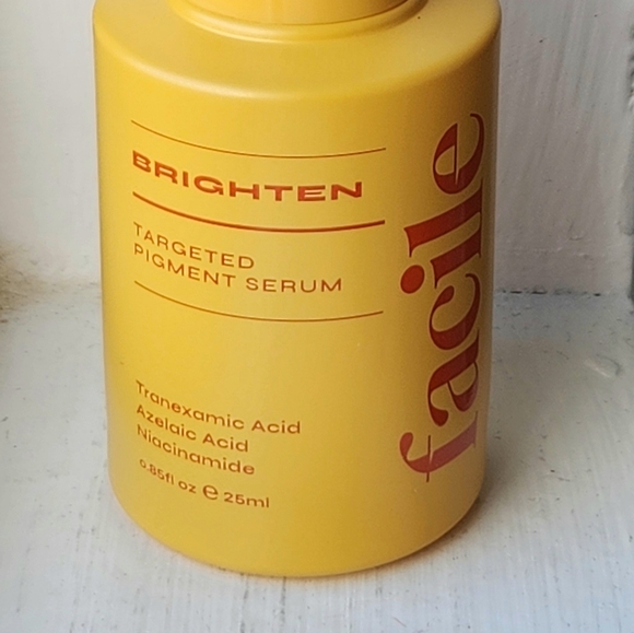 NIB FACILE BRIGHTEN TARGETED PIGMENT SERUM - Picture 16 of 16
